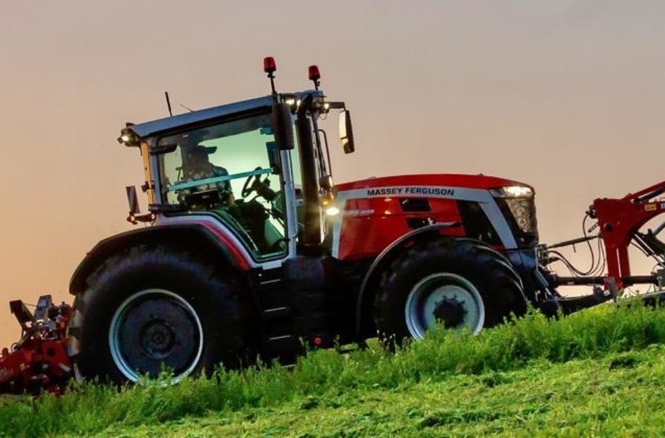 Massey Ferguson MF 8S – new area